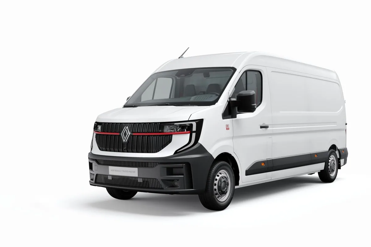 Renault Master 2024 nueva generación — furgoneta base para camperizar con plataforma renovada