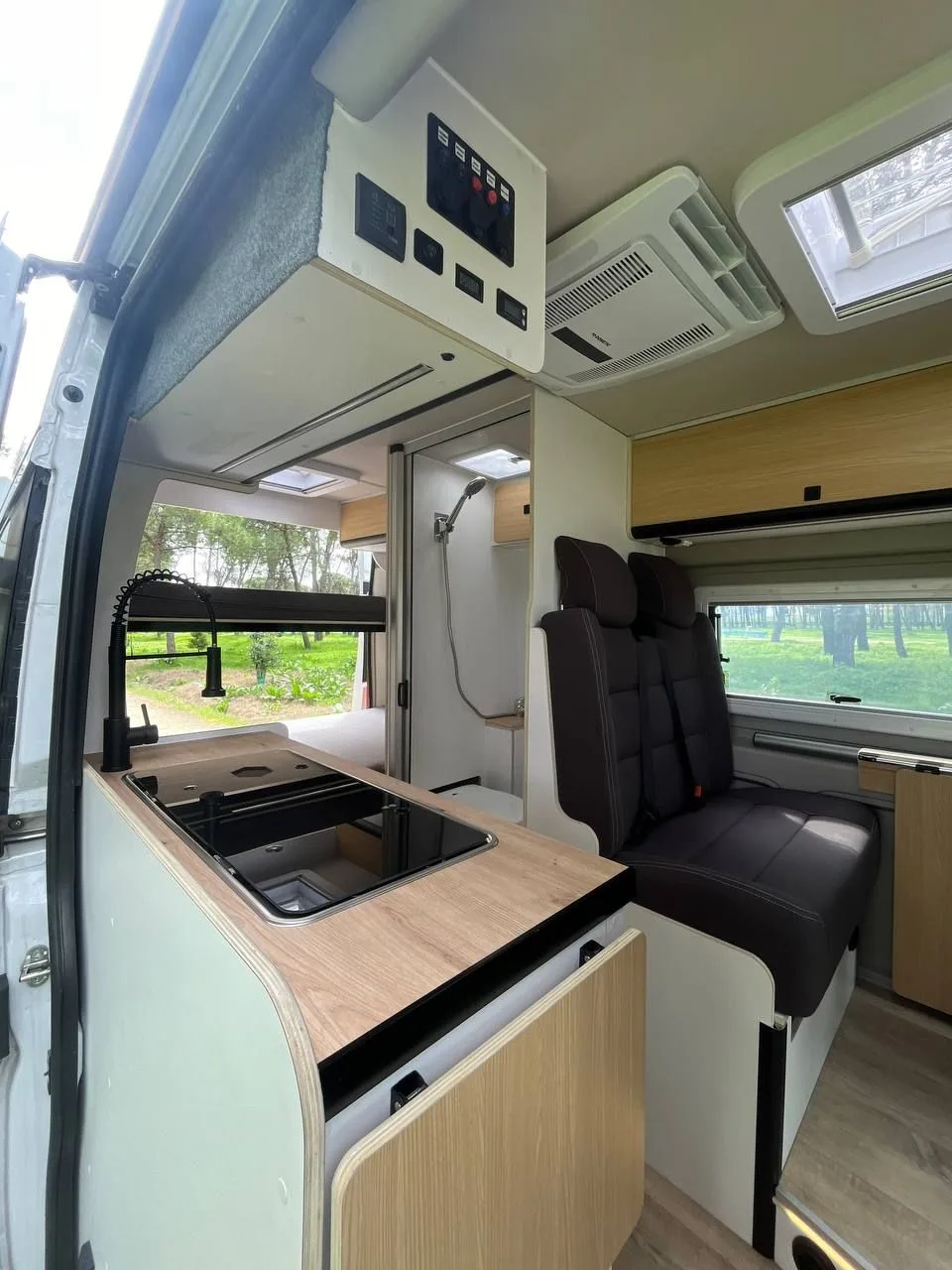 Interior Ducato camperizado L2H2