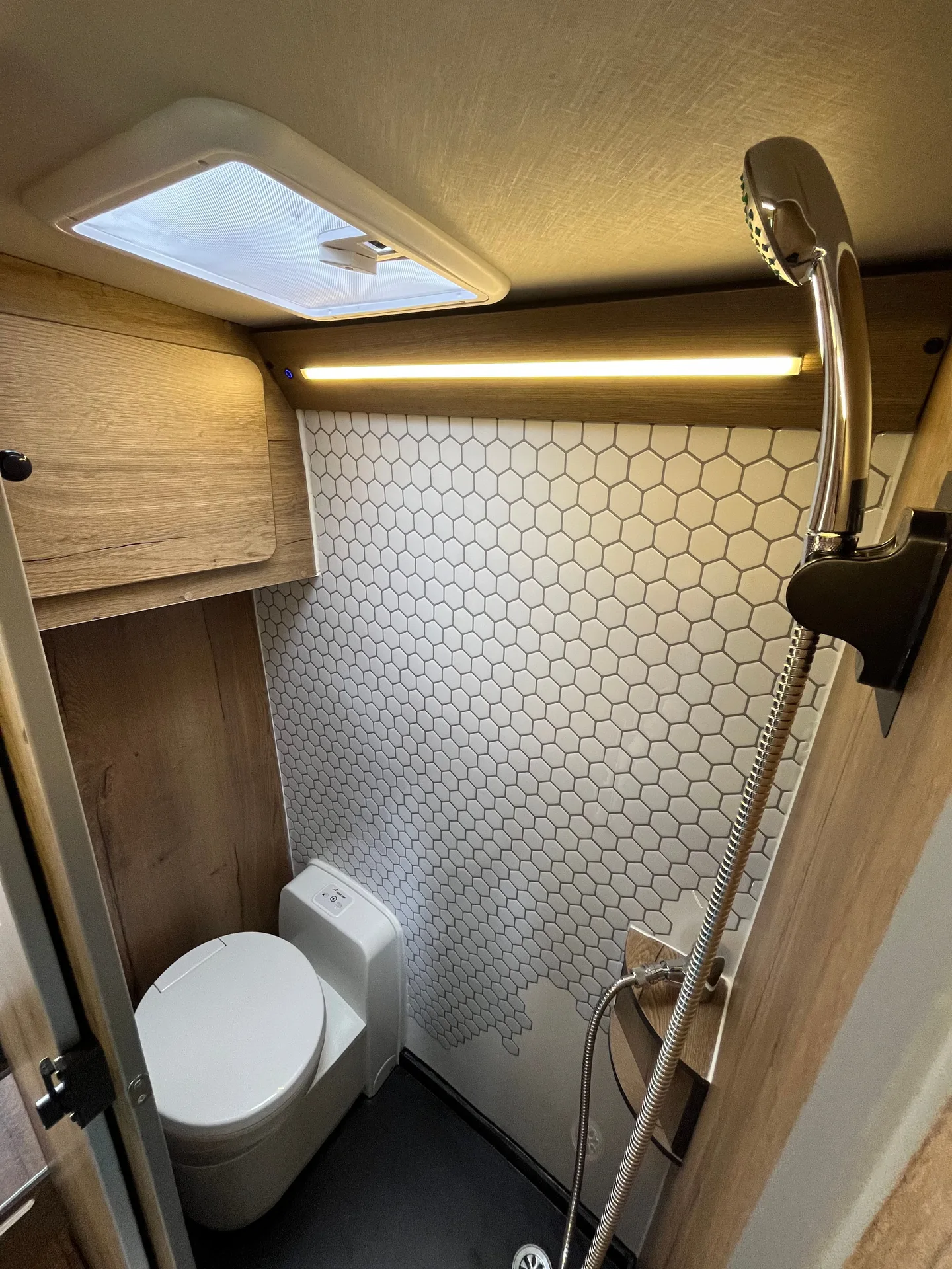Baño WC camper gran volumen L4H2