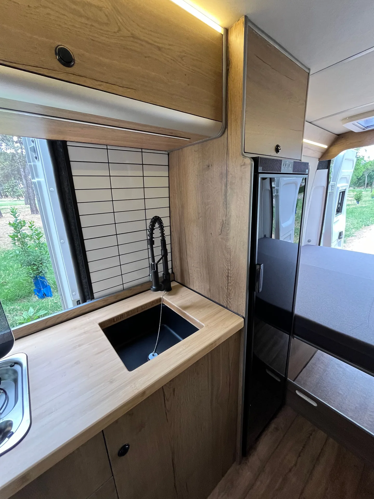 Nevera 100 L camperización L4H2