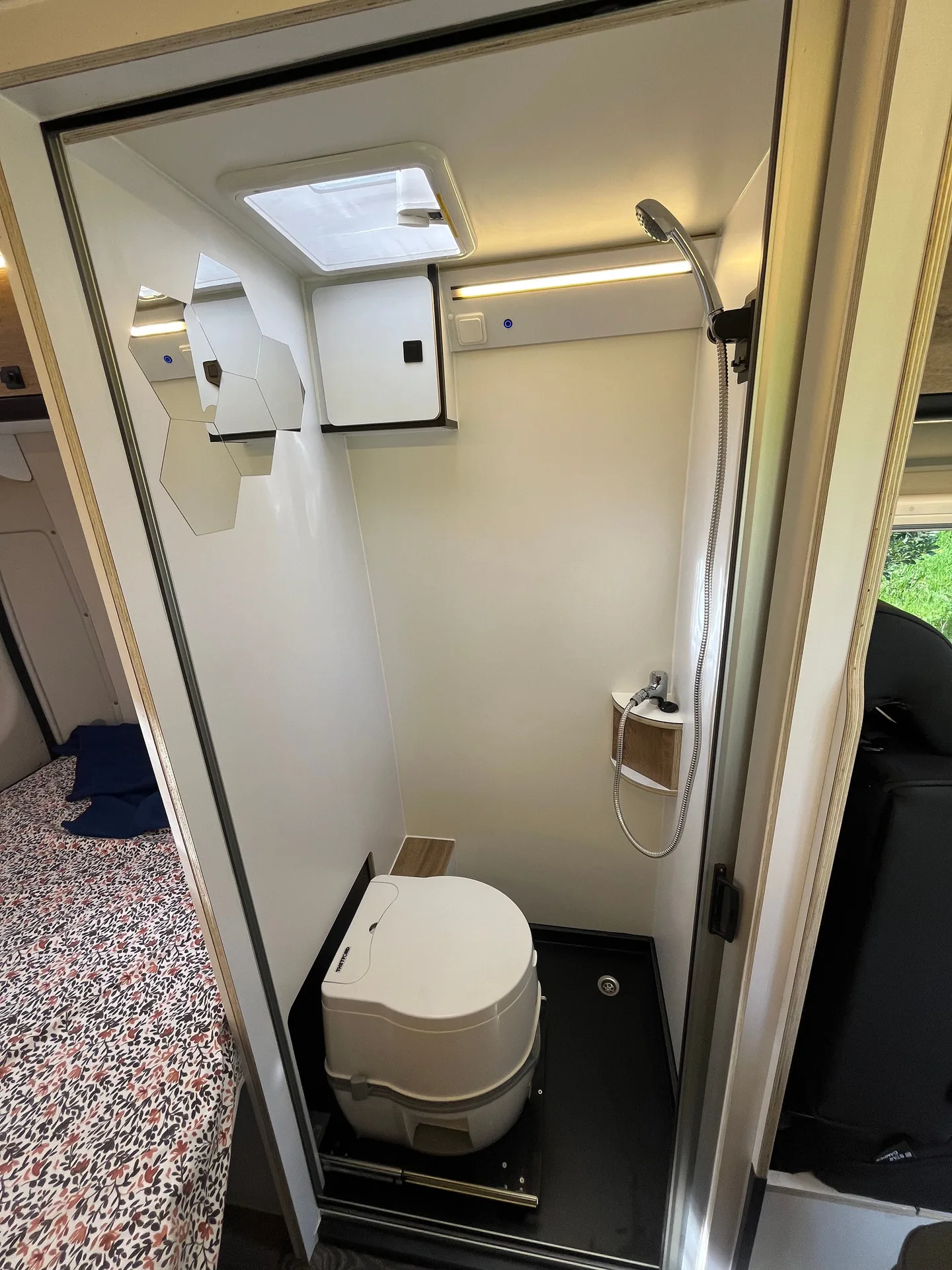 Boxer L2H2 para Flota de Alquiler con 4 Plazas y Litera Desmontable — foto 11