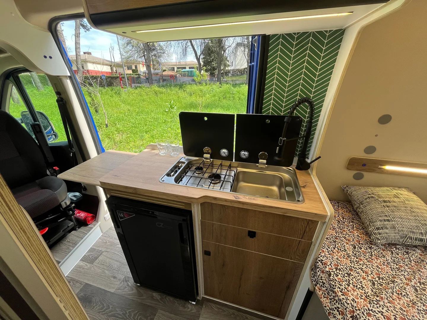Boxer L2H2 para Flota de Alquiler con 4 Plazas y Litera Desmontable — foto 8