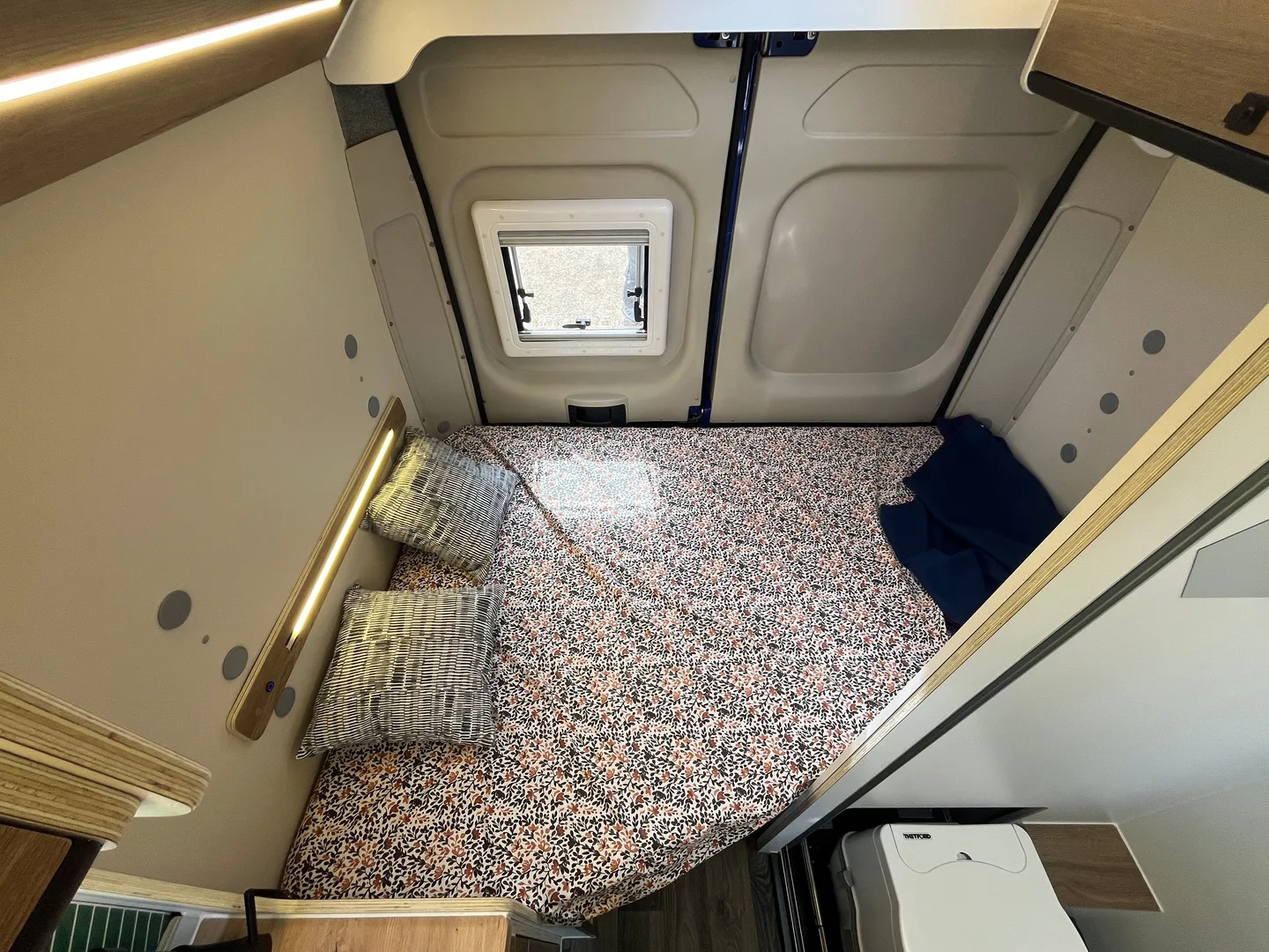 Boxer L2H2 para Flota de Alquiler con 4 Plazas y Litera Desmontable — foto 10