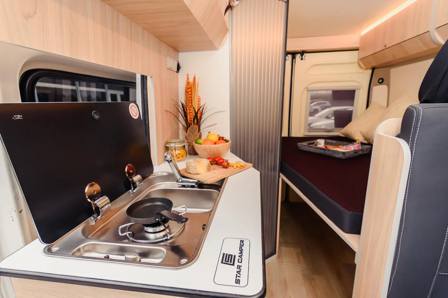 Boxer L2H2 Cama Longitudinal para Flota de Alquiler — foto 6