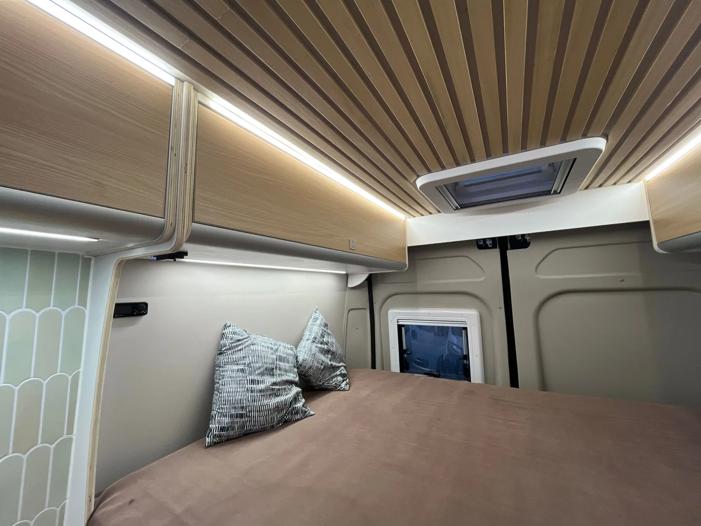 Boxer L3H2 para Dos Personas con Espacio para Bicis bajo la Cama — foto 3