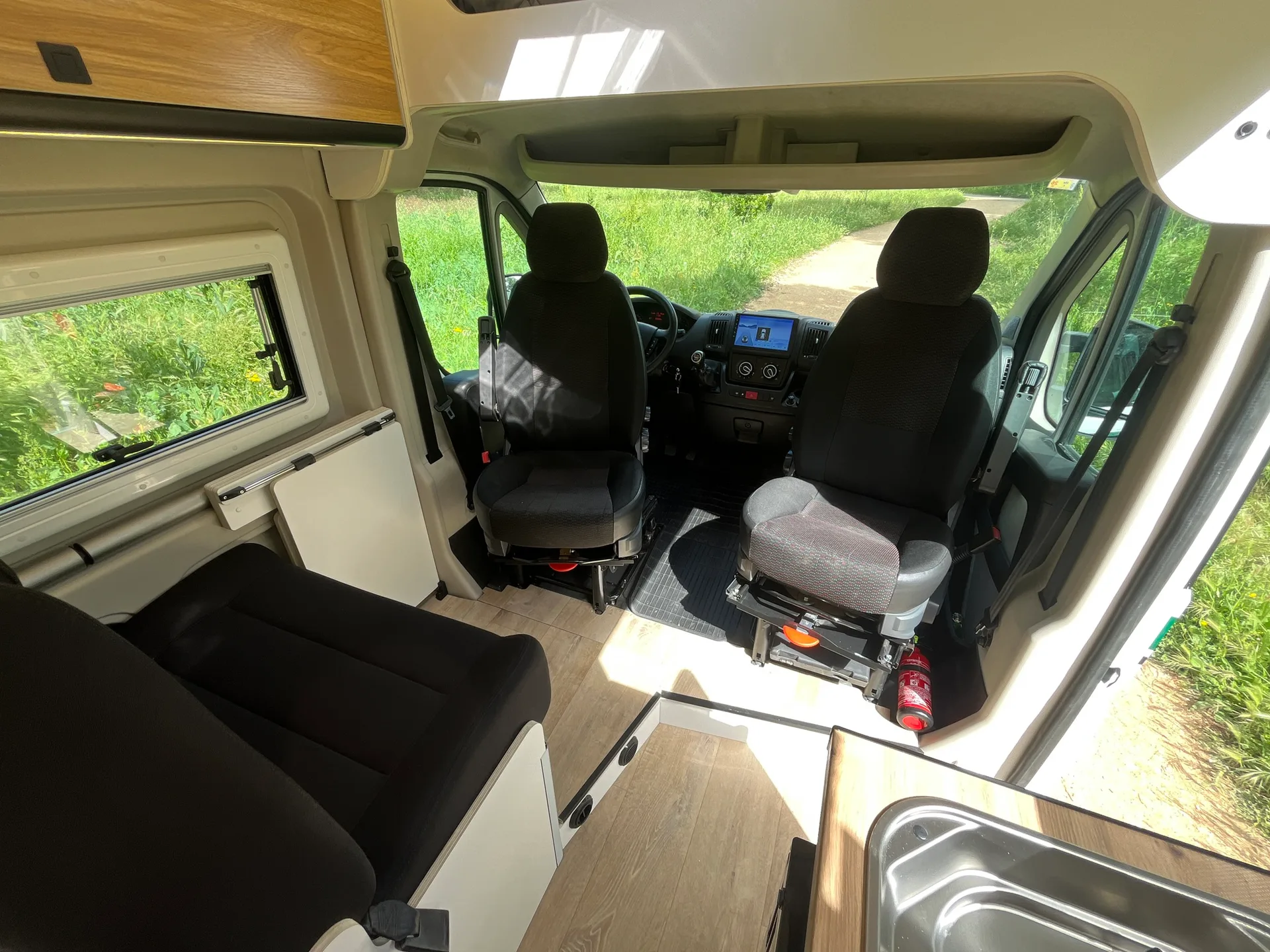 Peugeot Boxer L3H2 con Acabados en Roble para Flota de Alquiler — foto 7