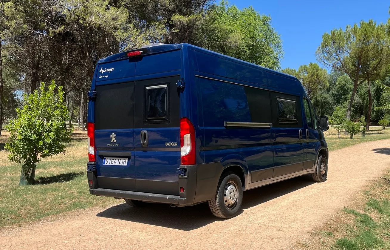 Peugeot Boxer L3H2 Azul con Autonomía Solar y Litera — foto 4