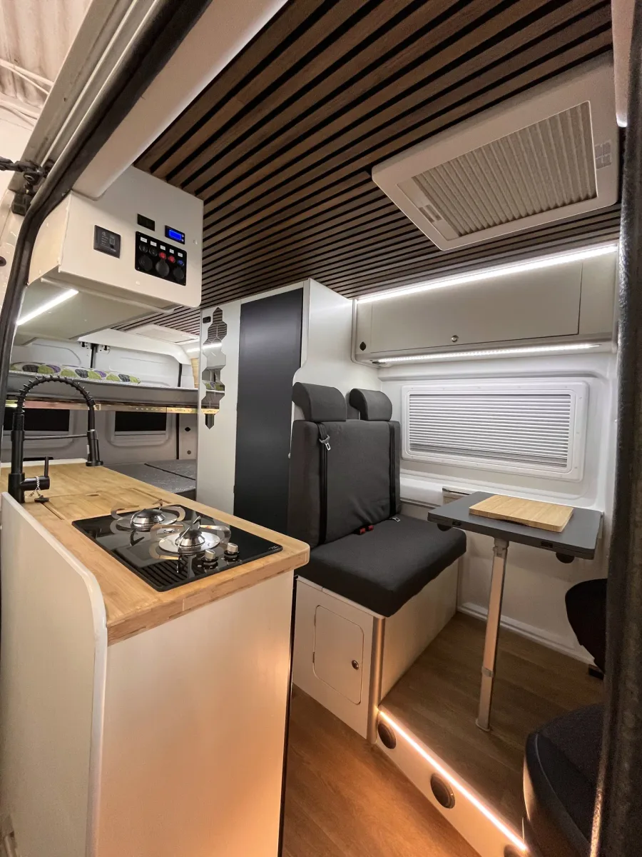 Peugeot Boxer L3H2 — Boxer L3H2 con Cocina Grande para los que Disfrutan Cocinando