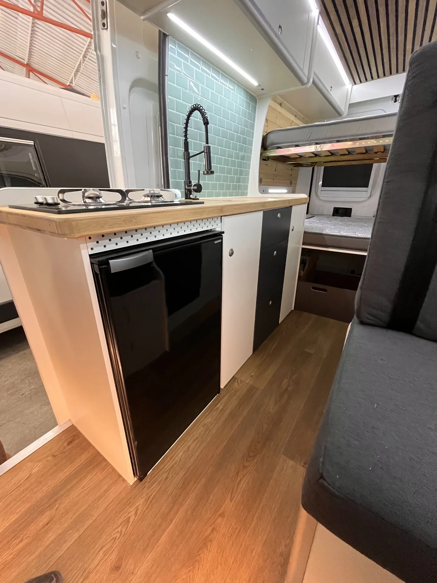 Boxer L3H2 con Cocina Grande para los que Disfrutan Cocinando — foto 5