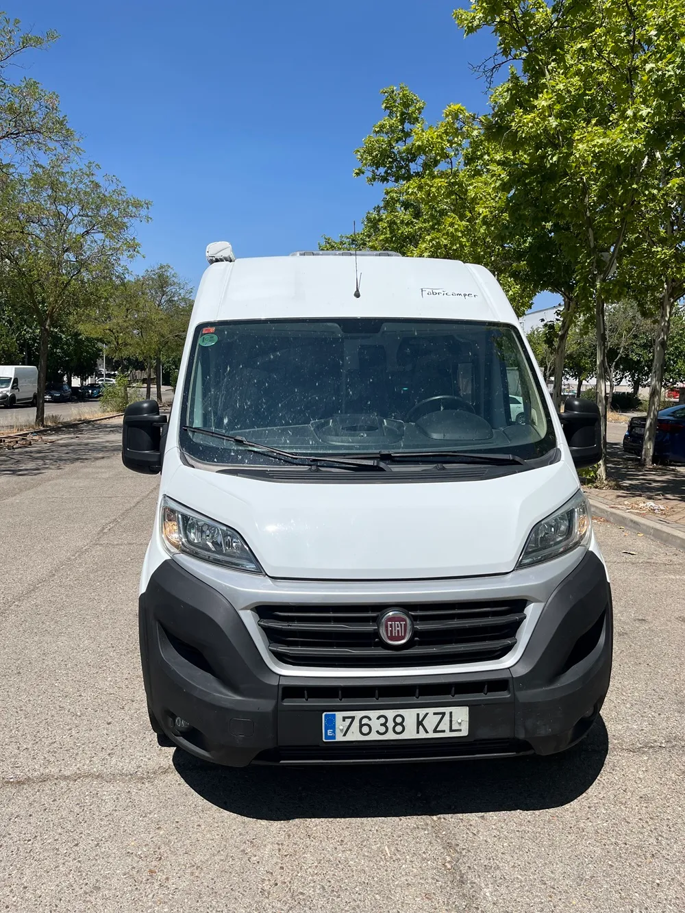 Frontal del Fiat Ducato L2H2 camperizado por Fabricamper en Madrid