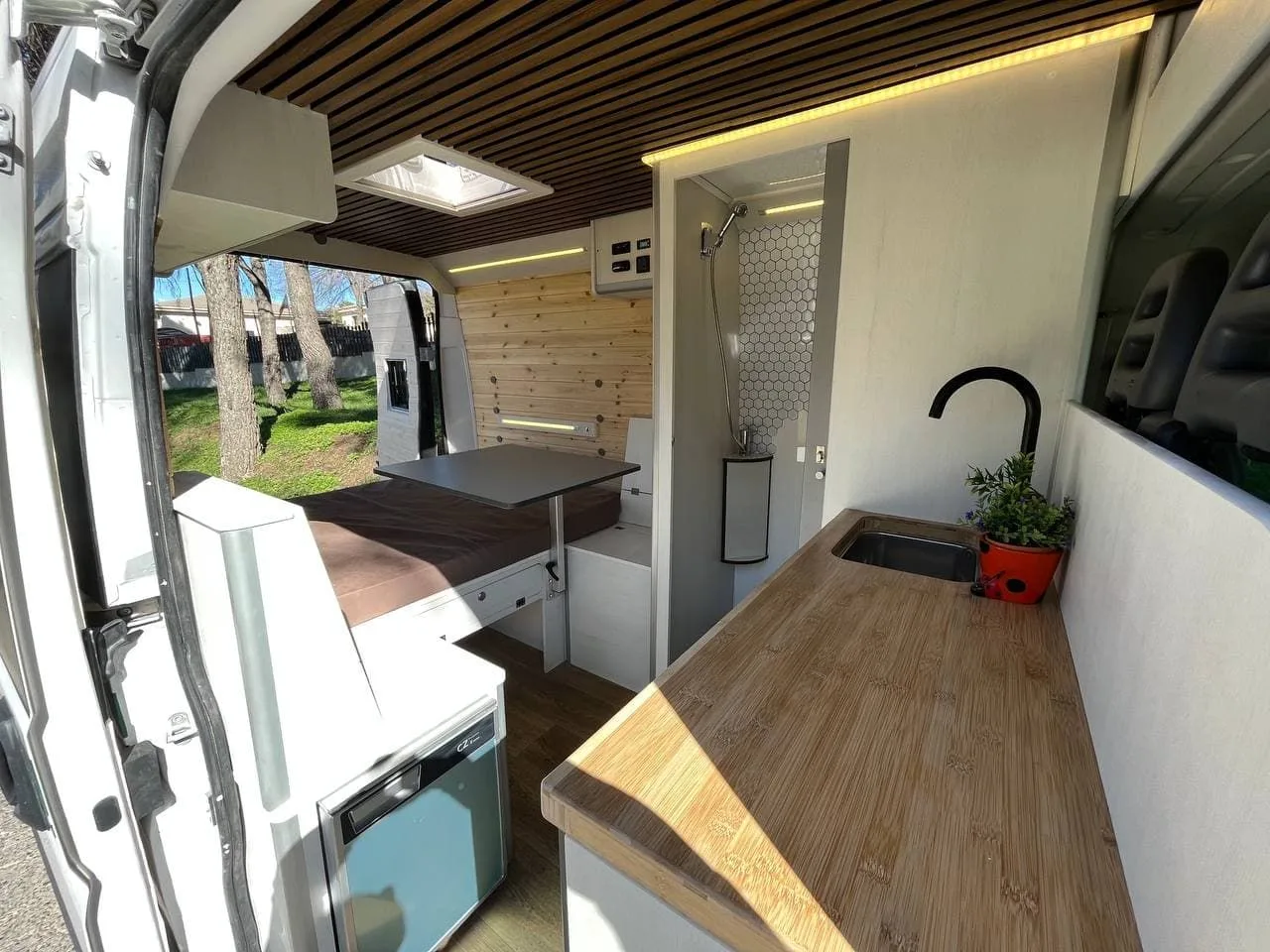 Ducato L2H2 con Distribución Americana y 3 Plazas de Serie — foto 7