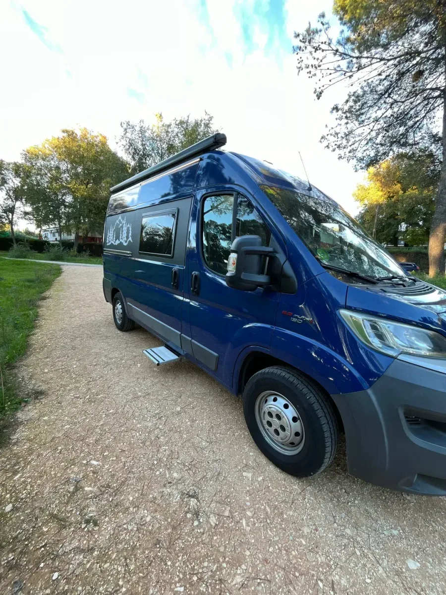 Fiat Ducato L2H2 — Ducato L2H2 con Toldo, Escalón Eléctrico y Equipamiento Completo