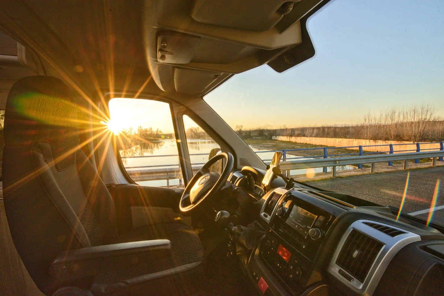 Ducato L3H2 para Alquiler en Menorca con Ventanas de Cristal — foto 3