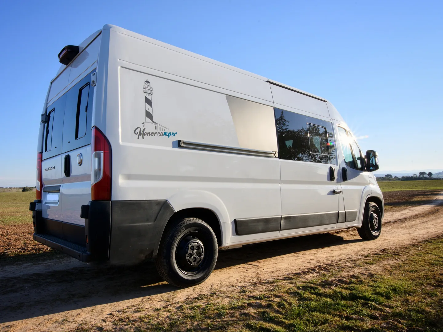 Ducato L3H2 para Alquiler en Menorca con Ventanas de Cristal — foto 2
