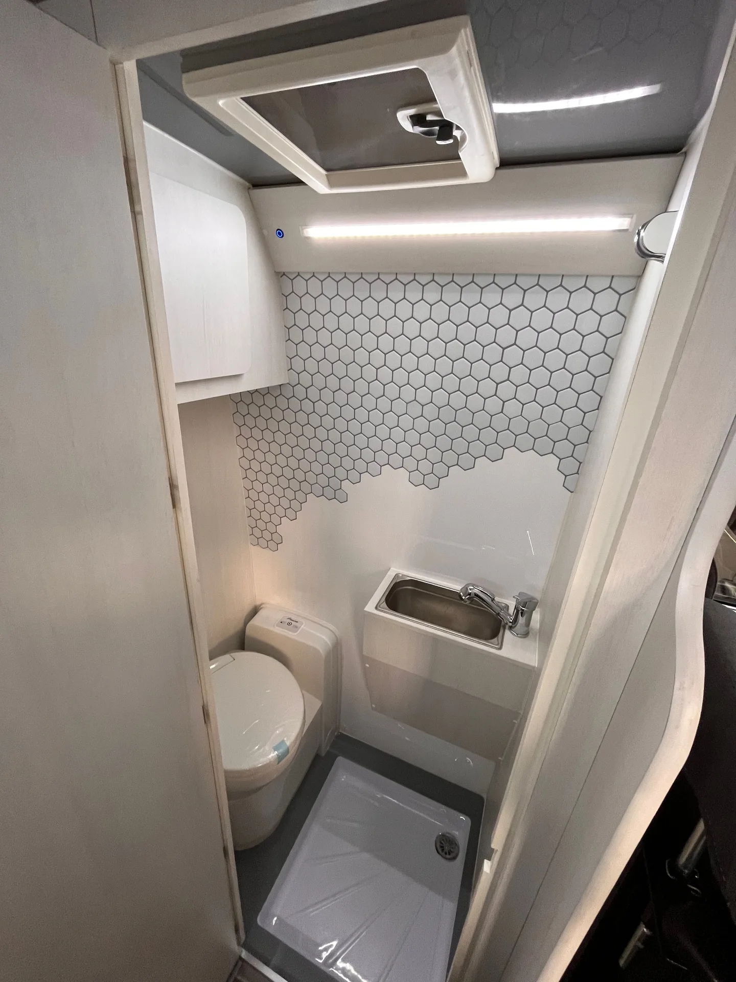 Ducato L3H2 con Microondas y Autonomía Total para Jubilados Viajeros — foto 8
