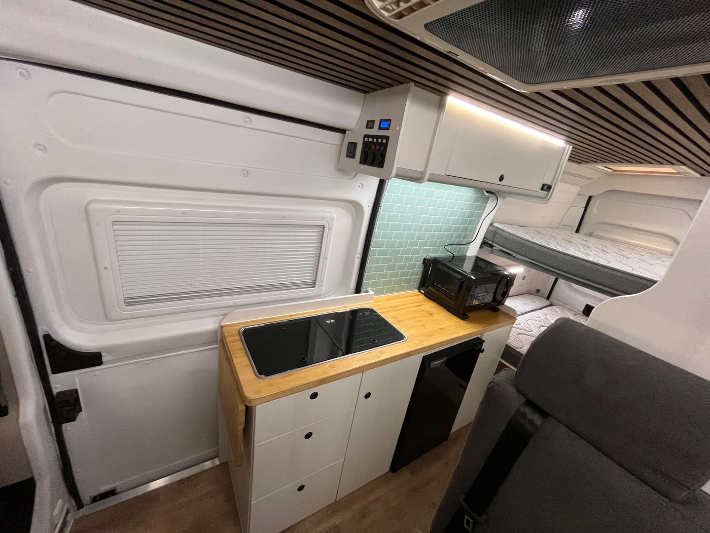 Ducato L3H2 con Microondas y Autonomía Total para Jubilados Viajeros — foto 6