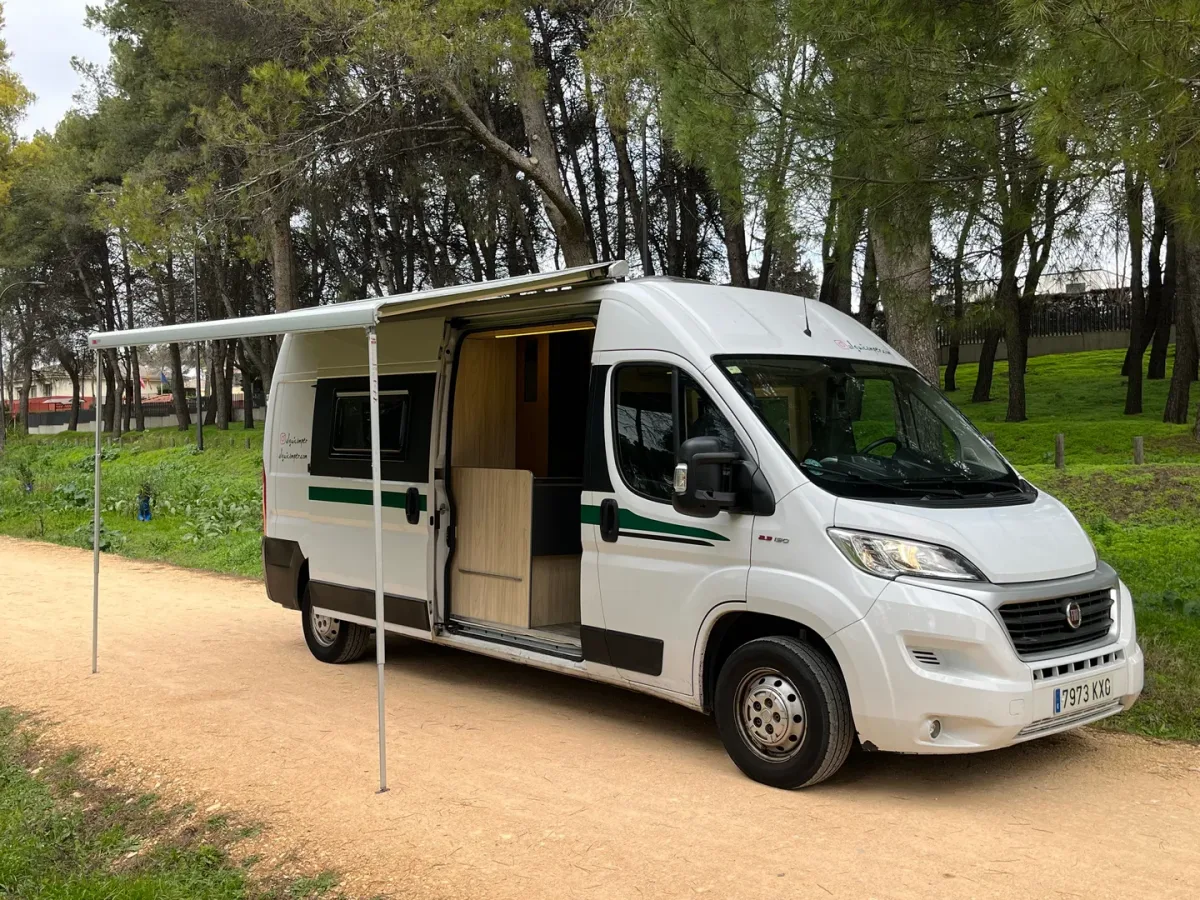 Fiat Ducato L3H2 — Ducato L3H2 con Toldo y Gran Almacenaje para Familias