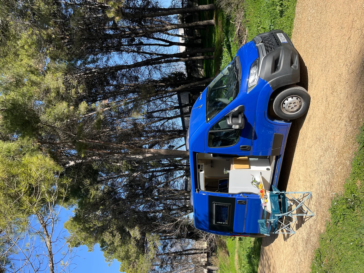 Jumper L2H2 Azul Completa con Mesa Exterior y Baño Retráctil — foto 1