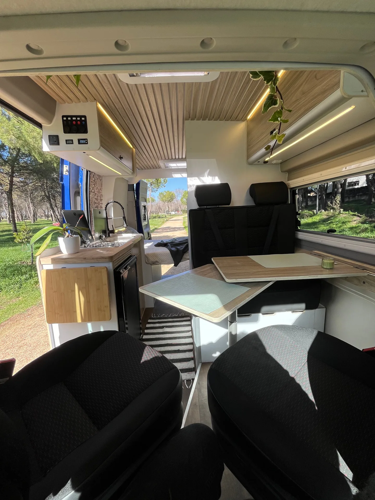 Jumper L2H2 Azul Completa con Mesa Exterior y Baño Retráctil — foto 8