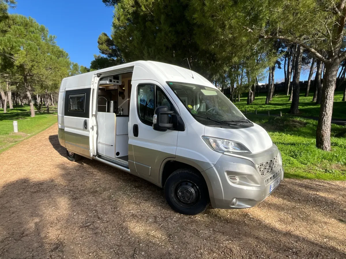 Citroën Jumper — Jumper L3H2 Bicolor con Acabados en Negro y Equipamiento Completo