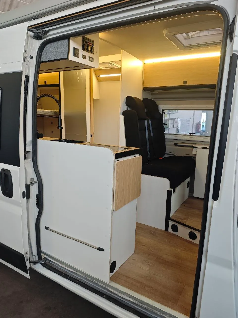 Citroën Jumper L3H2 con Batería de 300 Ah, Inversor de 6.000 W y Toldo Fiamma — foto 5