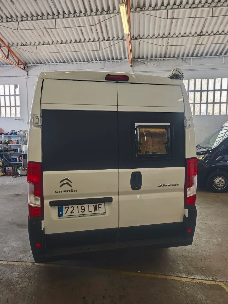 Citroën Jumper L3H2 con Batería de 300 Ah, Inversor de 6.000 W y Toldo Fiamma — foto 4