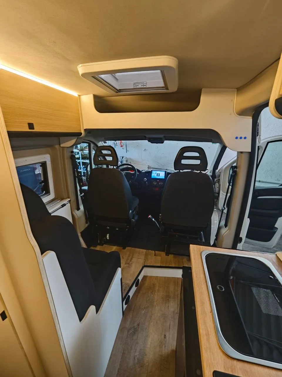 Citroën Jumper L3H2 con Batería de 300 Ah, Inversor de 6.000 W y Toldo Fiamma — foto 6