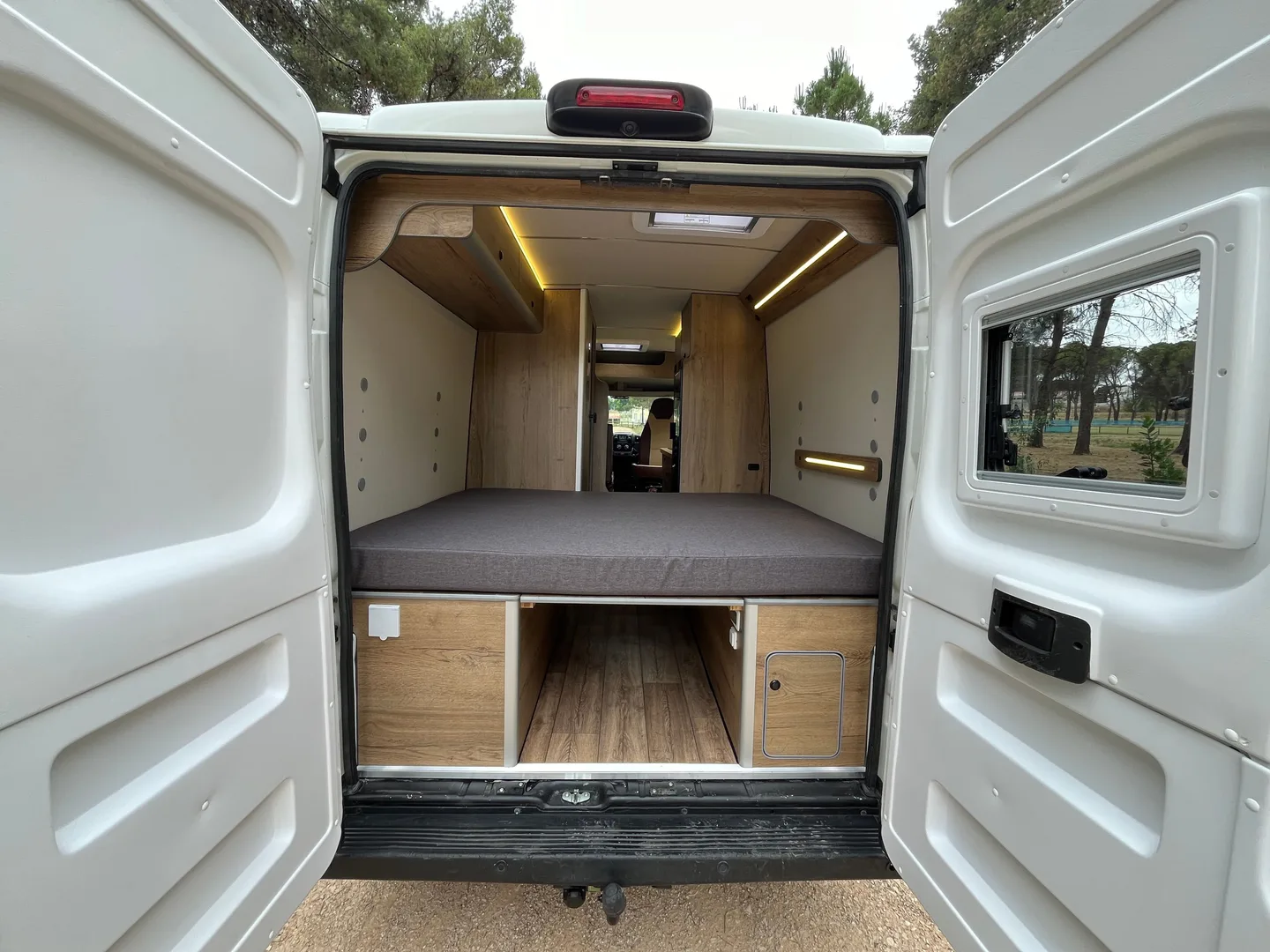 Jumper L4H2 con Cama Grande 1,85×1,50 m y Nevera de Gran Capacidad — foto 11
